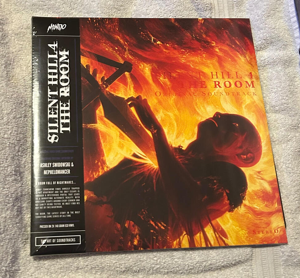 Silent Hill 4 Vinyl Eco (Front) Silent Hill 4 Vinyl Eco (Front)