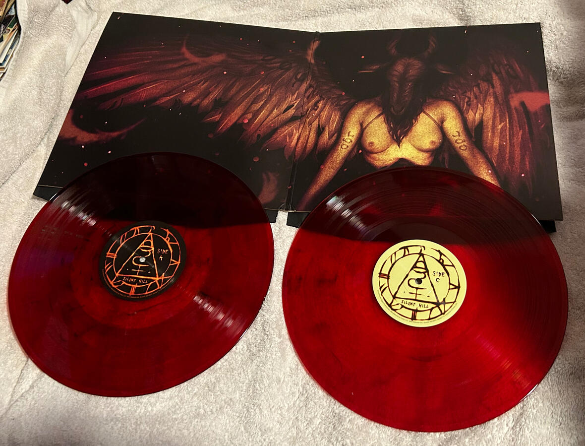 Silent Hill Vinyl Rust (Contents) Silent Hill Vinyl Rust (Contents)